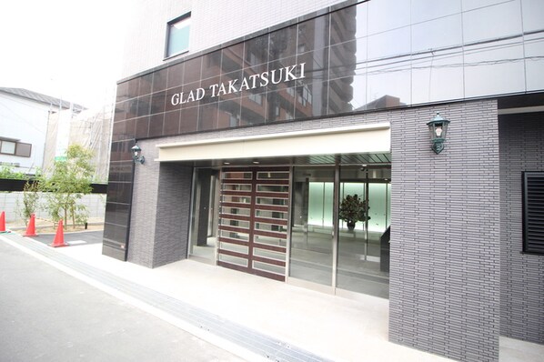 GLAD　TAKATSUKIの物件外観写真